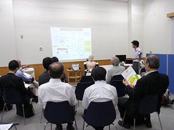 人工物見学