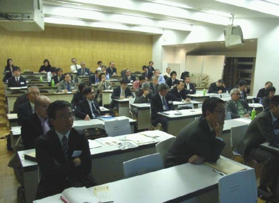 例会の様子
